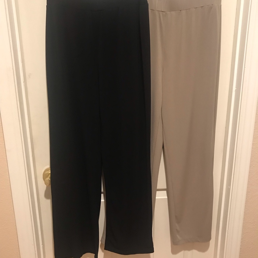 2 Drapers and Damon crepe pants size Med Petite.